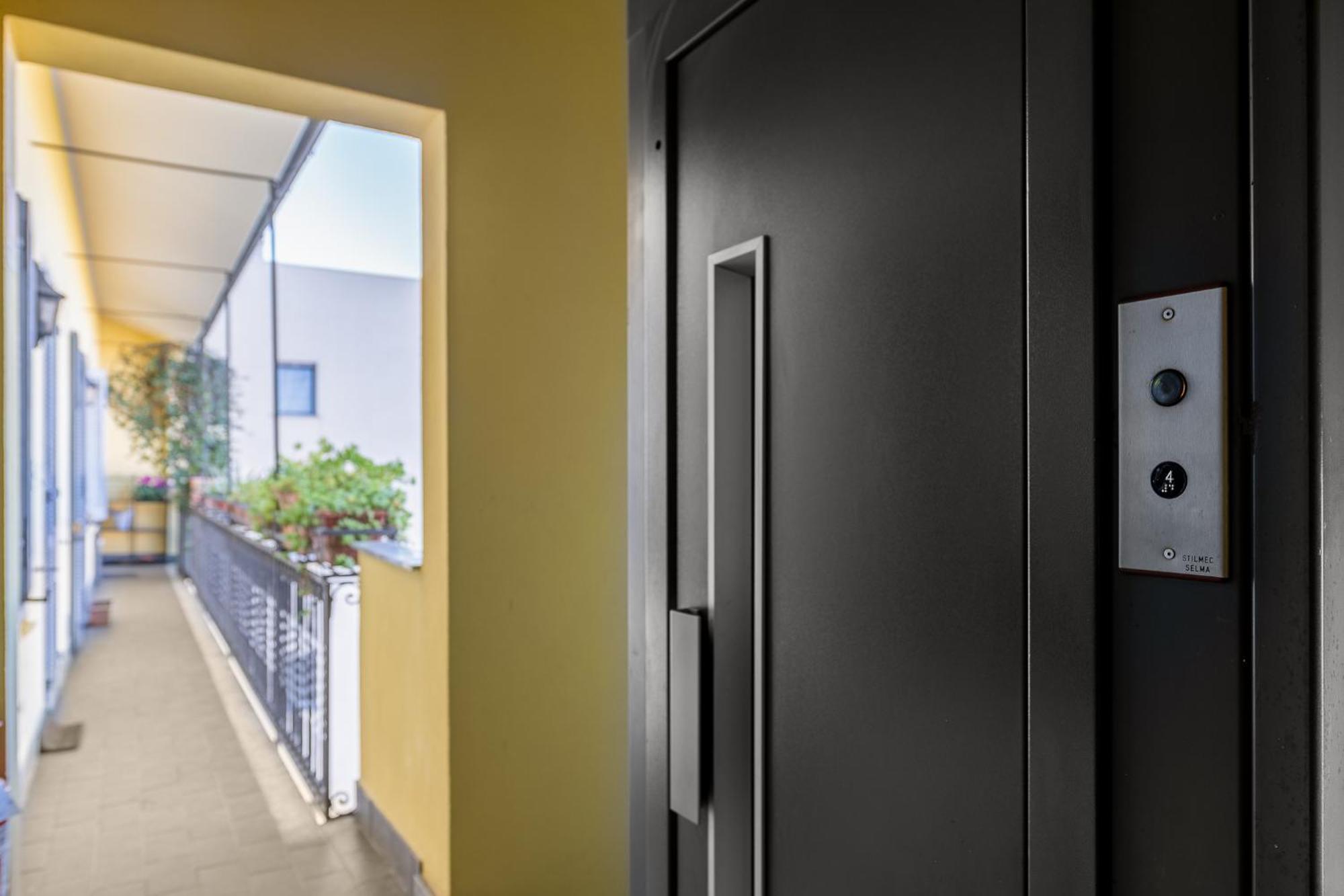 Appartamento Bright Loft - Free Private Parking Milano Esterno foto